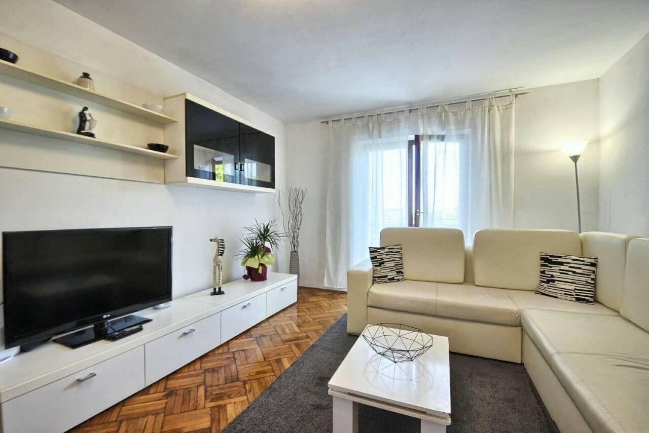 The Big Smile Apartments PUY 외부 사진