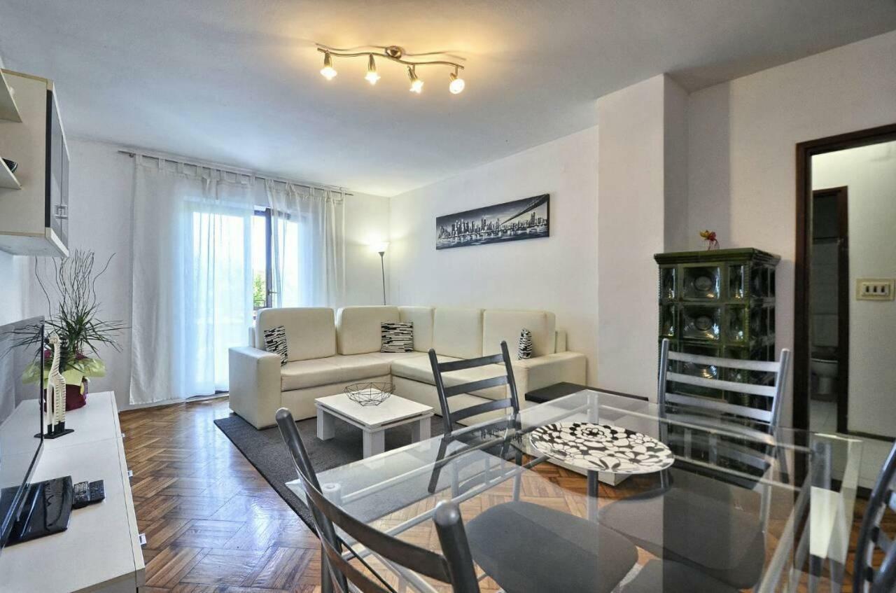 The Big Smile Apartments PUY 외부 사진